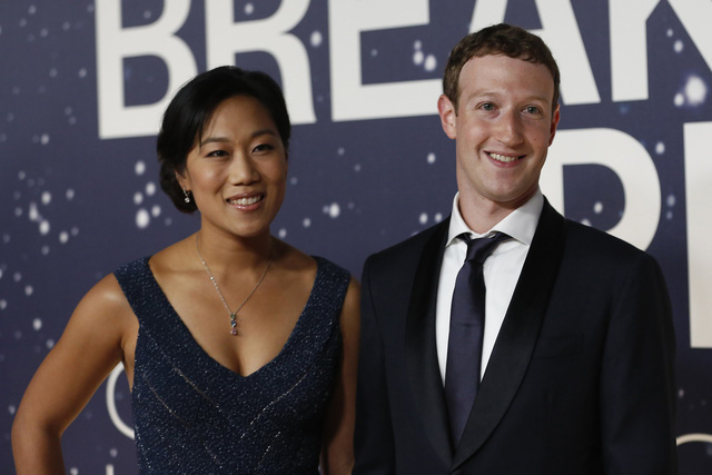 Với Zuckerberg, Chan là một người phụ nữ tuyệt vời. Ảnh: Reuters.