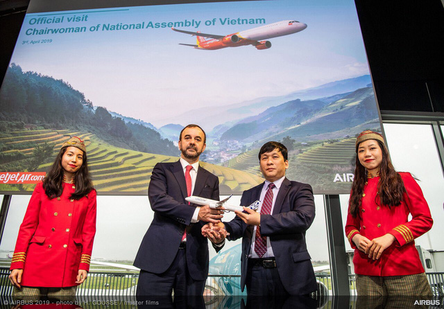 Chủ tịch Quốc hội Nguyễn Thị Kim Ngân cùng Vietjet nhận bàn giao máy bay thế hệ mới A321neo tại Toulouse, Pháp - Ảnh 1.