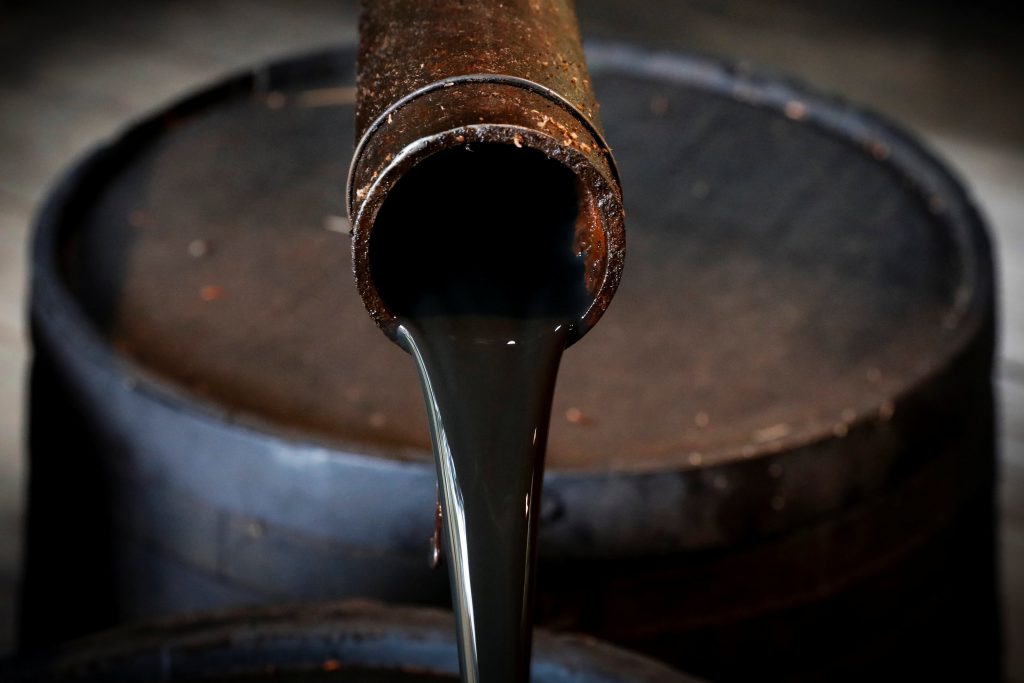 Giá dầu thô lập đỉnh mới